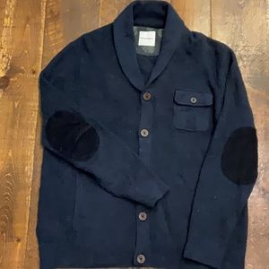 Men’s Tommy Bahama button down sweater.